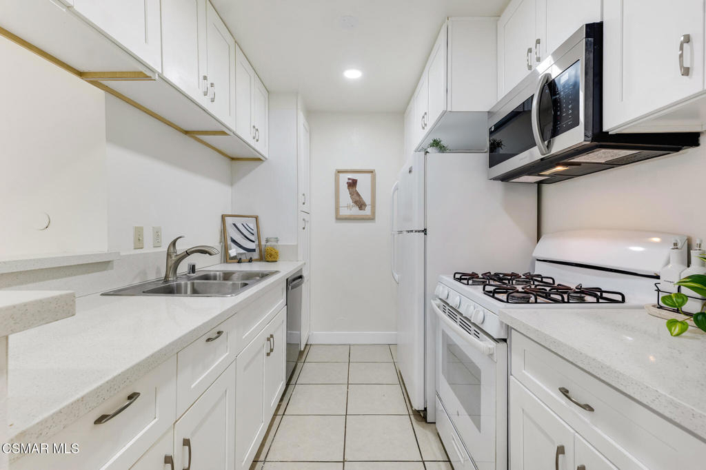 5700 Etiwanda Avenue - Photo 7
