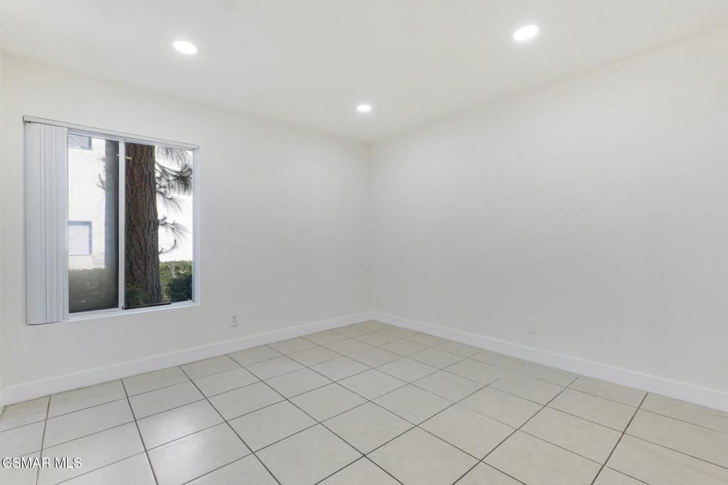 5700 Etiwanda Avenue - Photo 22