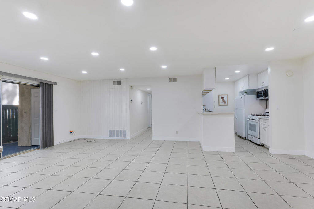 5700 Etiwanda Avenue - Photo 4