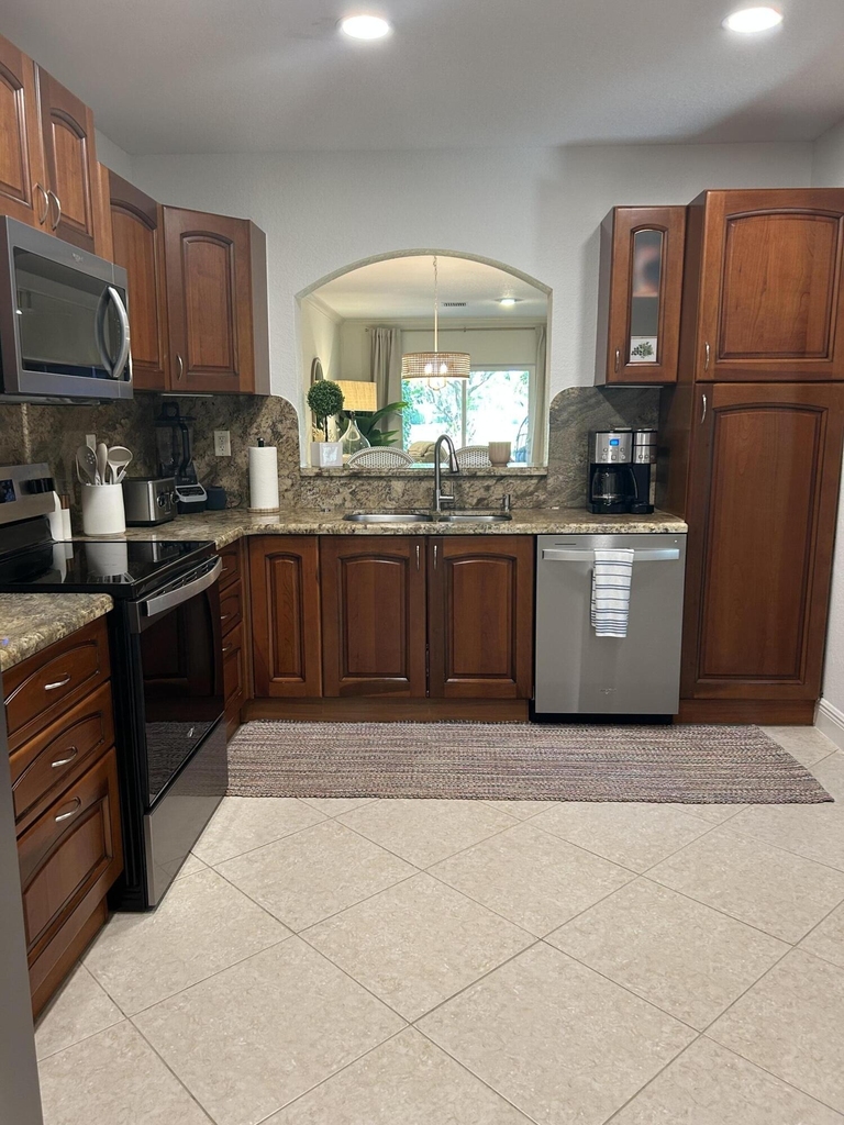 12768 Westhampton Circle - Photo 32