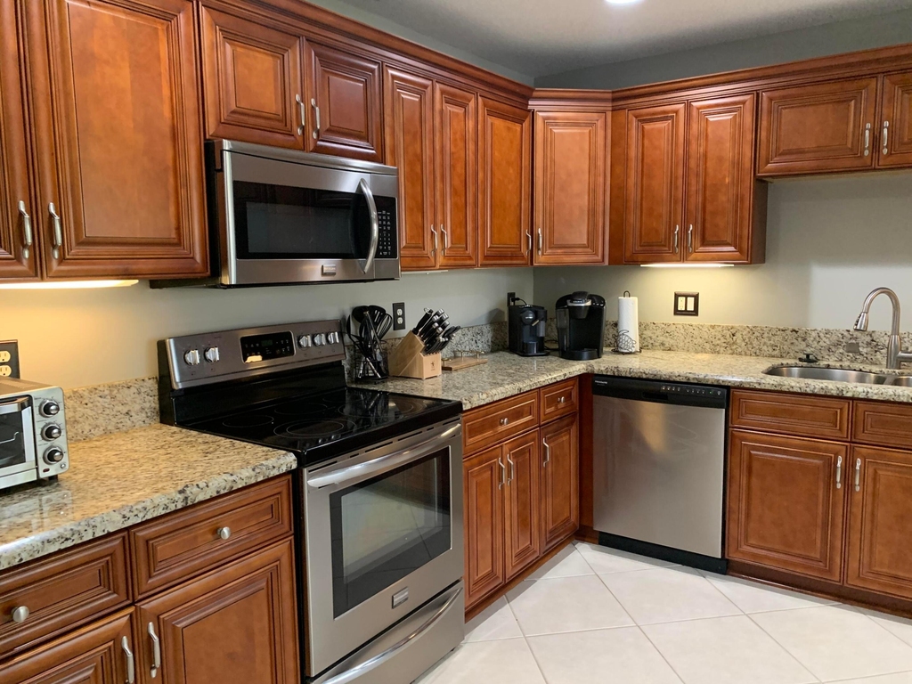 10667 Lake Shore Drive - Photo 18