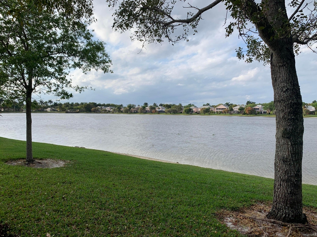 10667 Lake Shore Drive - Photo 15