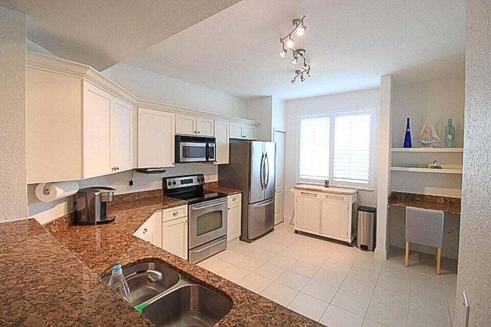 11018 Legacy Drive - Photo 4