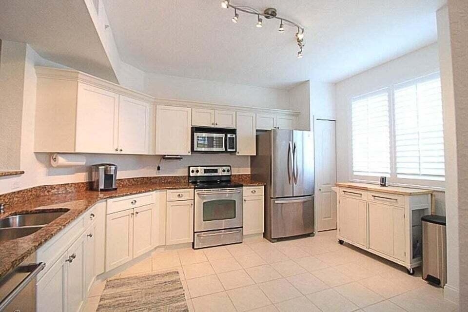 11018 Legacy Drive - Photo 5