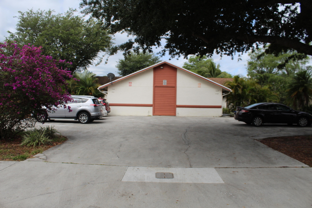 1509 Hawthorne Place - Photo 13