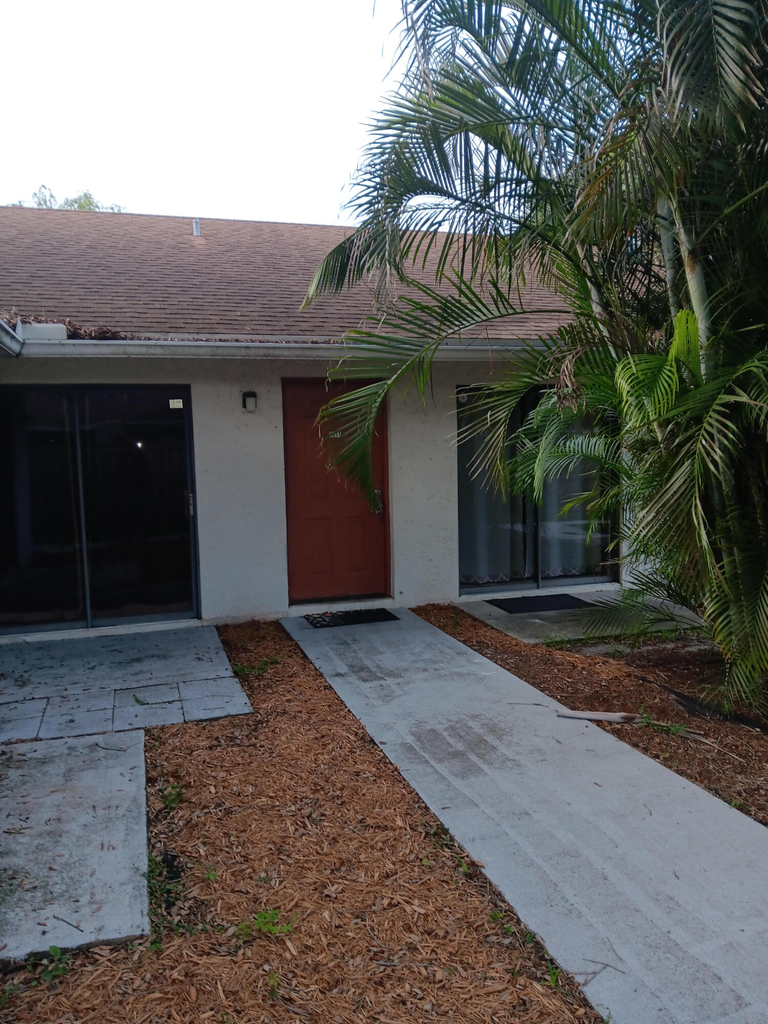 1511 Hawthorne Place - Photo 0