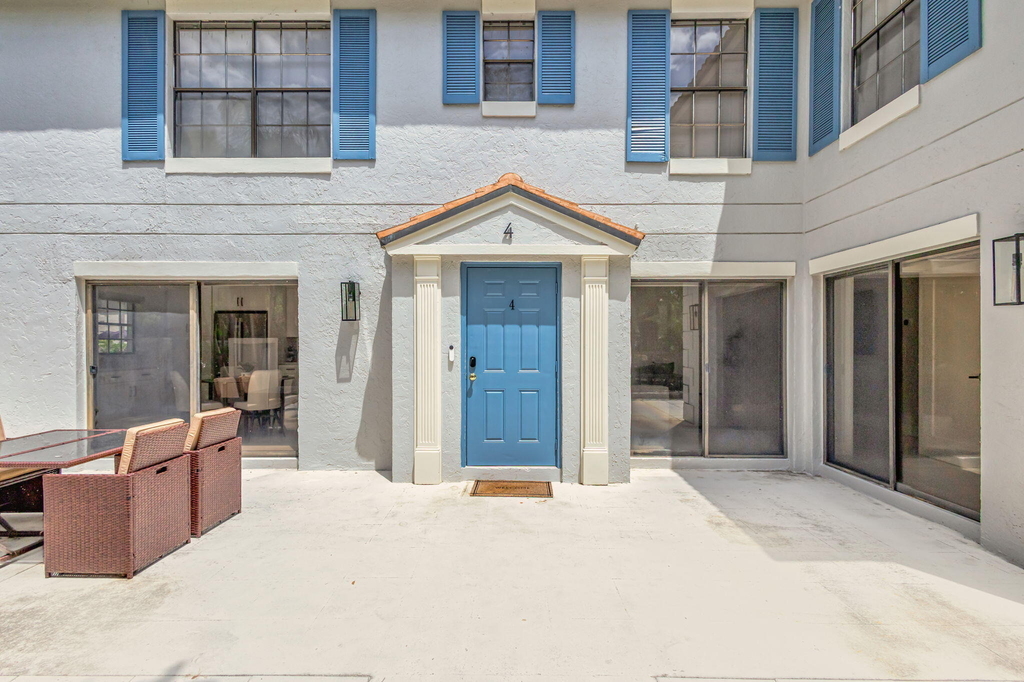 355 Prestwick Circle - Photo 1