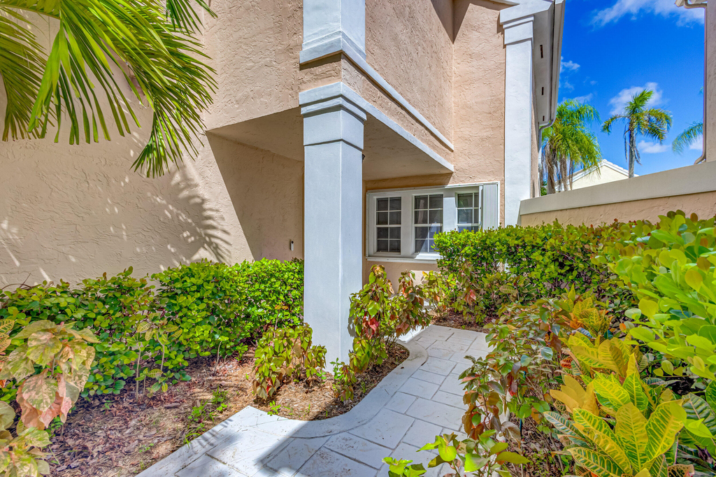 17 Selby Lane - Photo 5