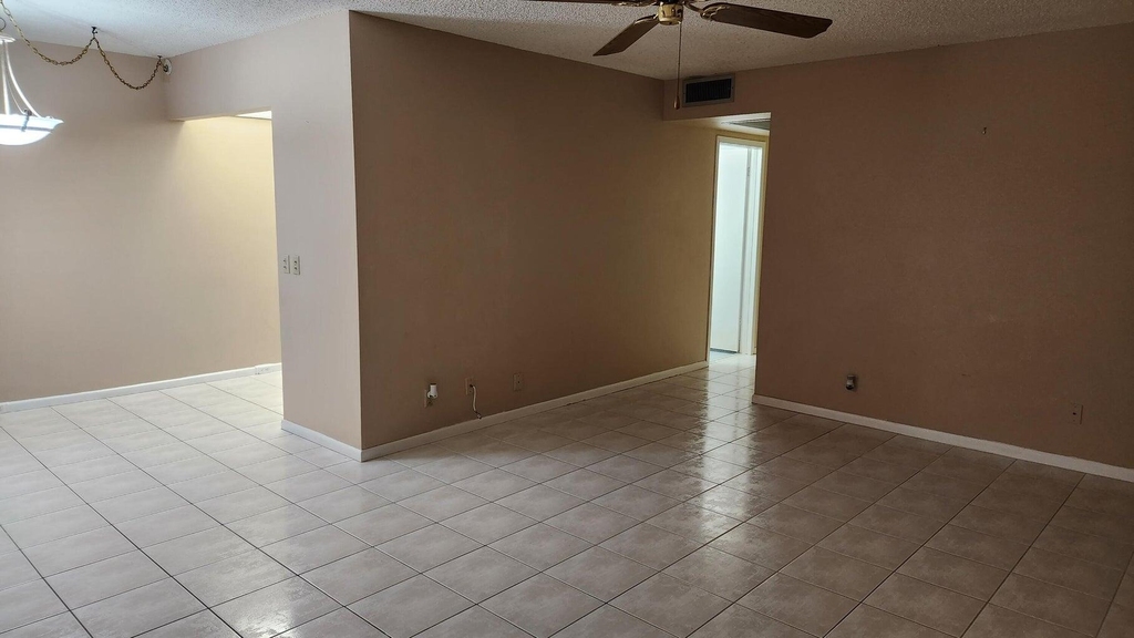 251 Fanshaw F - Photo 3