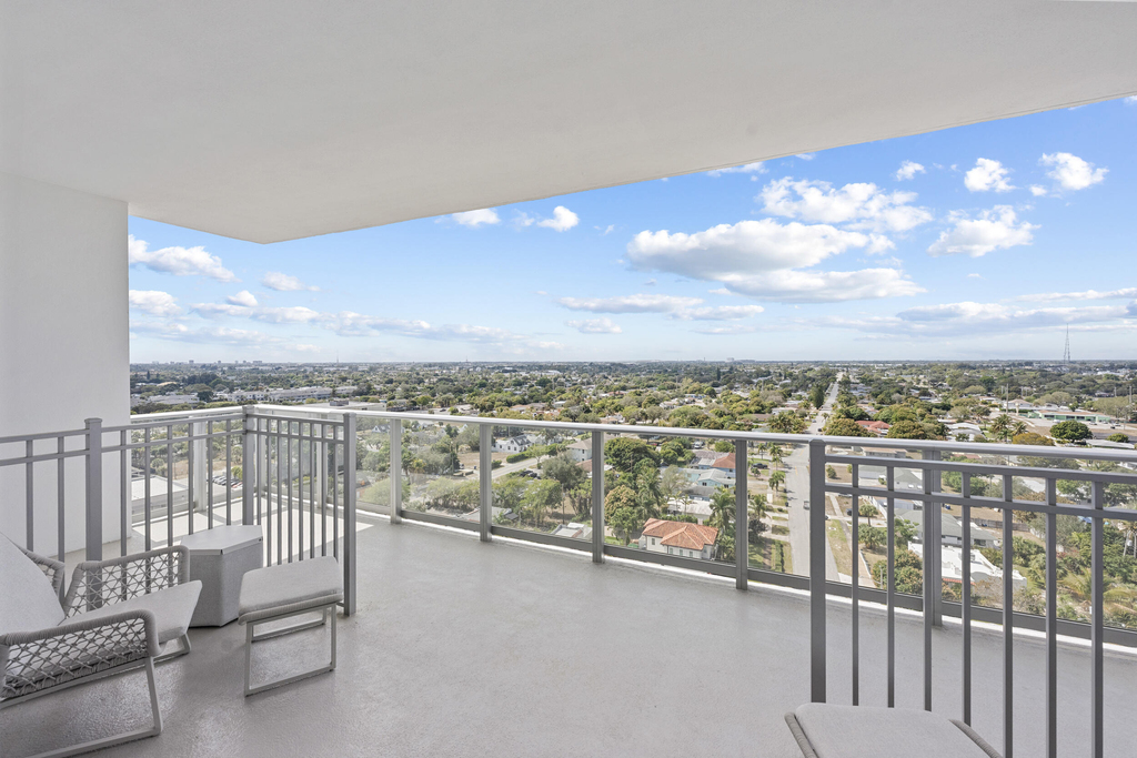 220 Lake Shore Drive - Photo 30