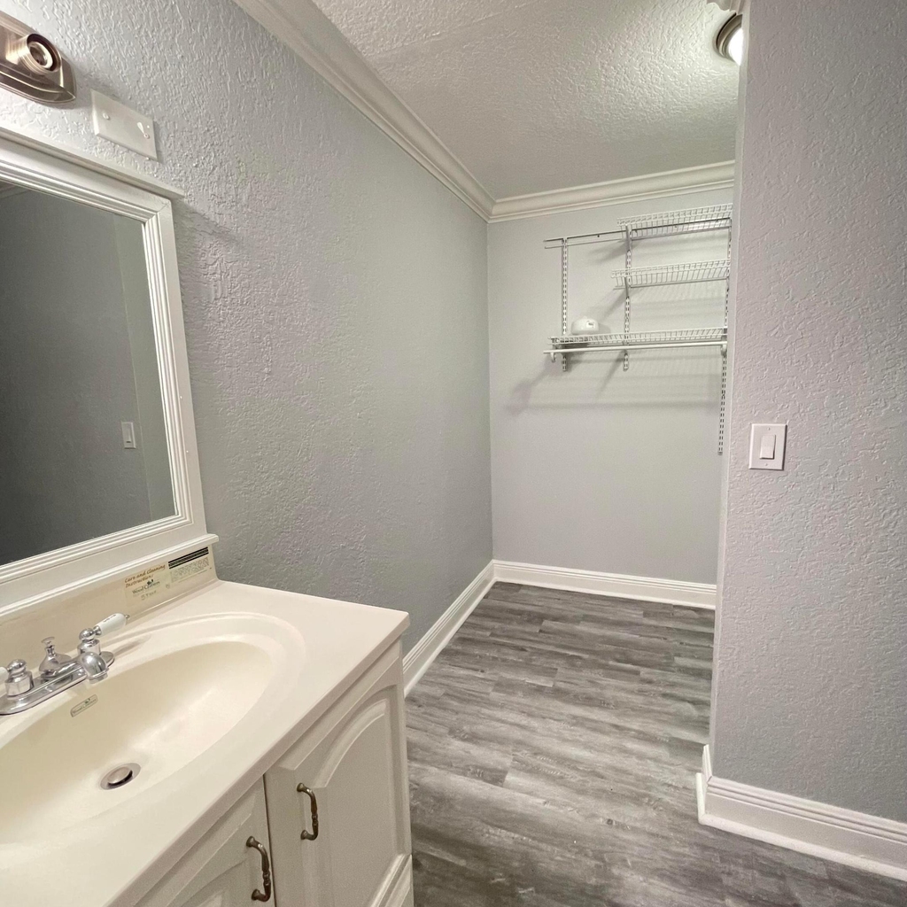 3427 Nw 47th Avenue Nw - Photo 8