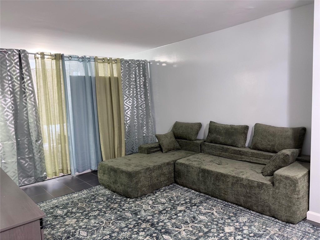 Grand Concourse - Photo 11