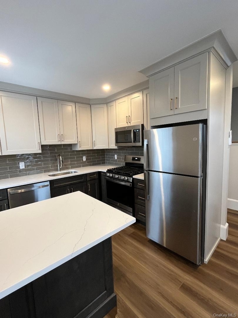 19 Hudson Terrace - Photo 15