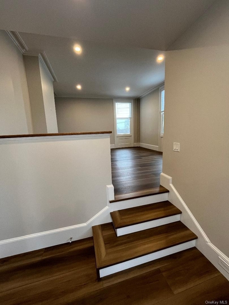 19 Hudson Terrace - Photo 7