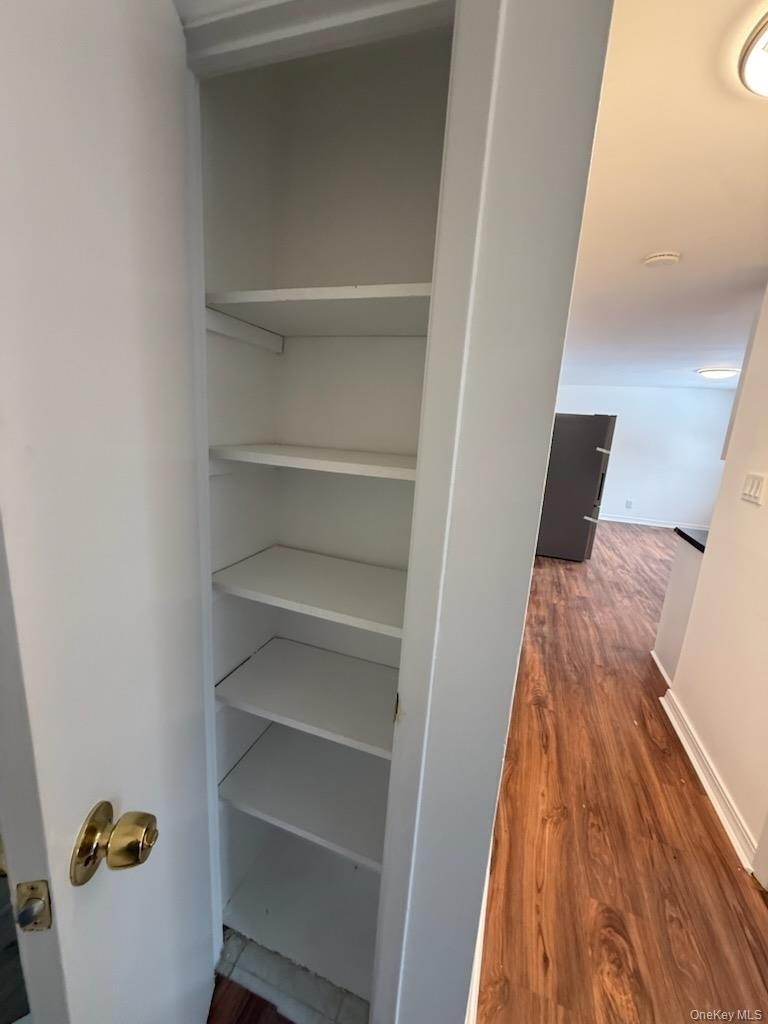 161 Glen Cove Avenue - Photo 10