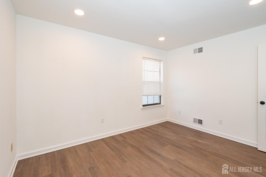 801 Woodbridge Commons Way - Photo 15