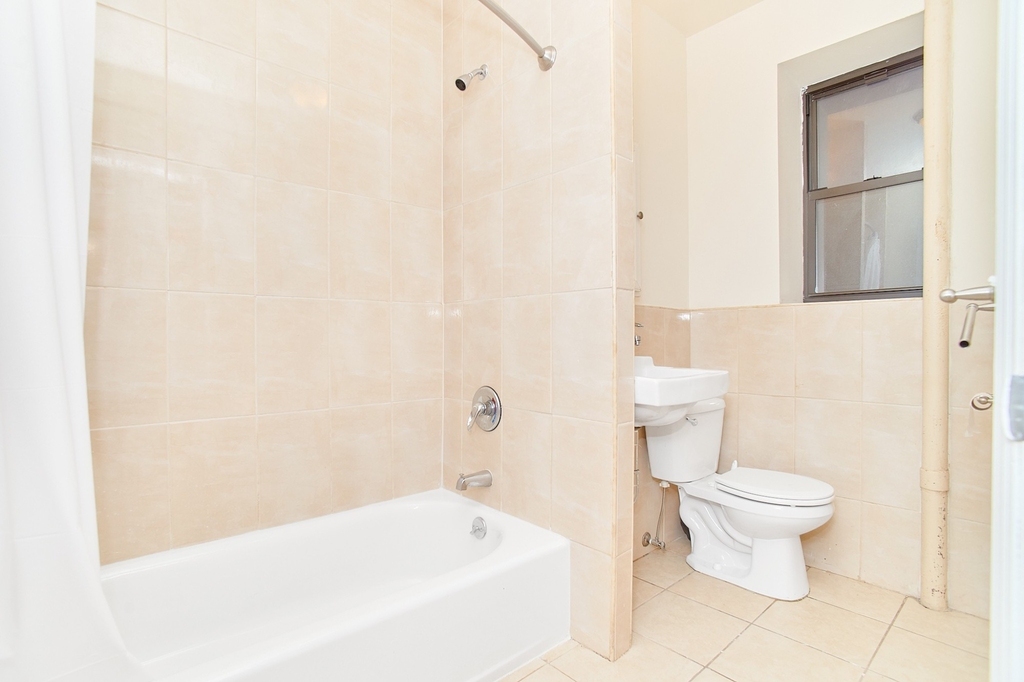 560 W 144th Street - Photo 4