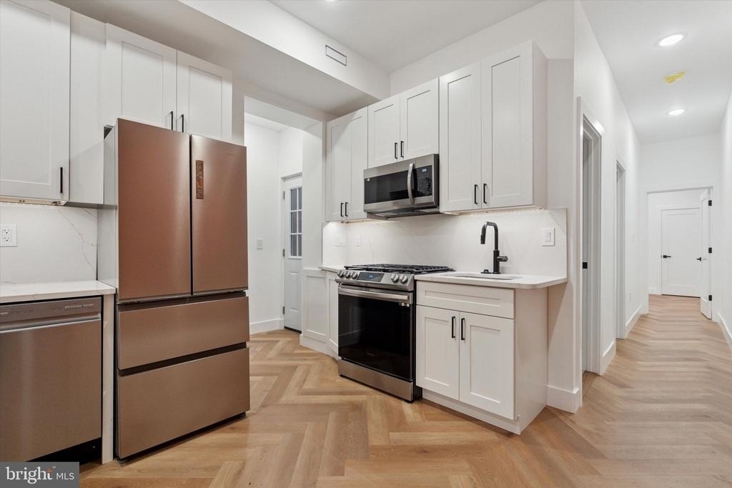 1438 Tasker Street - Photo 2