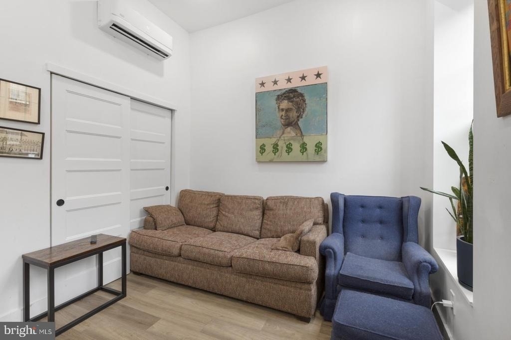 212 Catharine Street - Photo 7