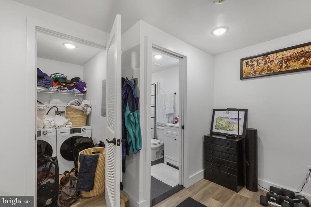 212 Catharine Street - Photo 11