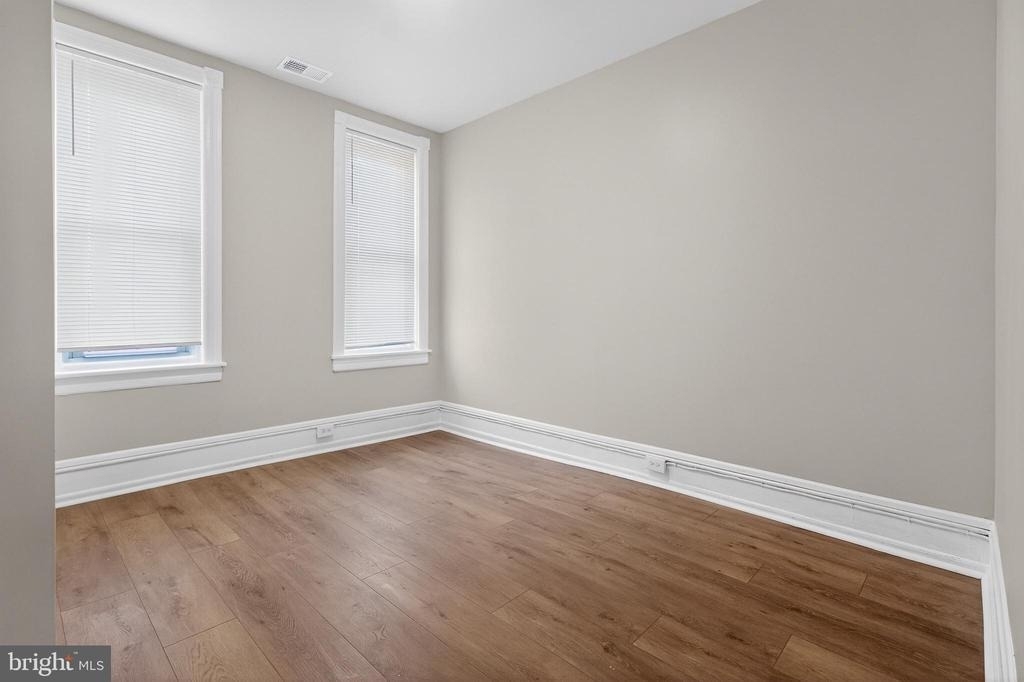 5437 Webster Street - Photo 12