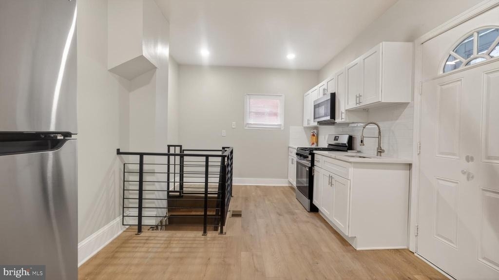5437 Webster Street - Photo 4