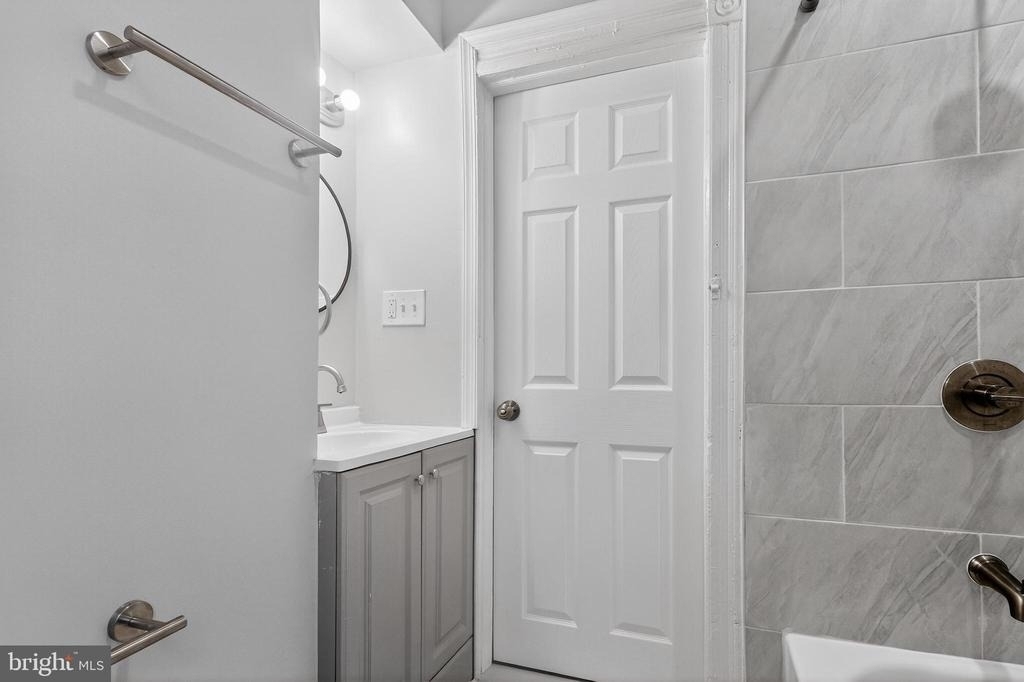 5437 Webster Street - Photo 18
