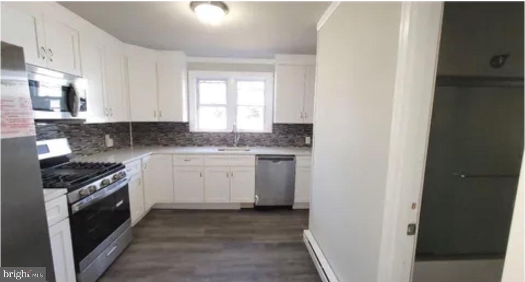 1078 Lalor Street - Photo 0