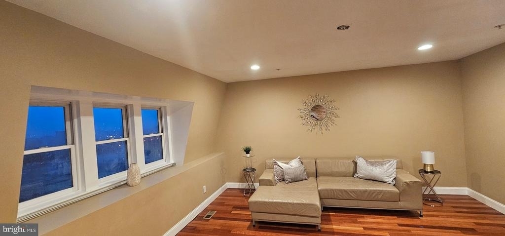 2206 Eutaw Place - Photo 4