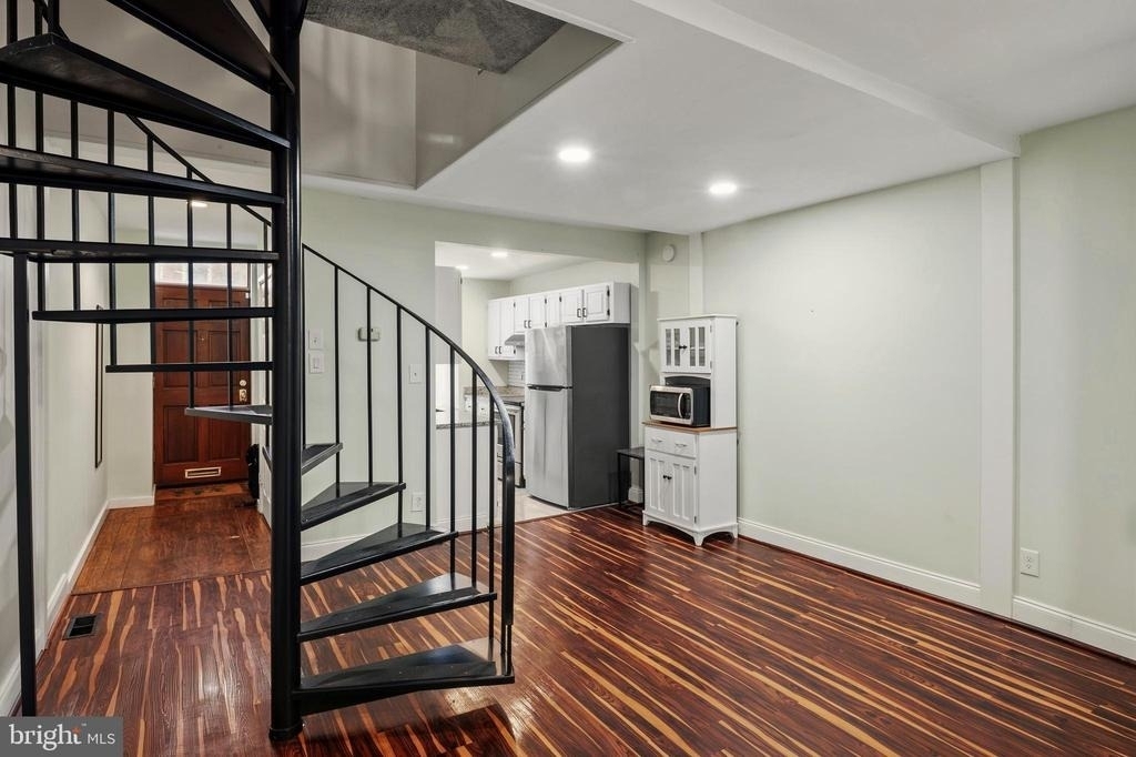 636 Portland Street - Photo 5