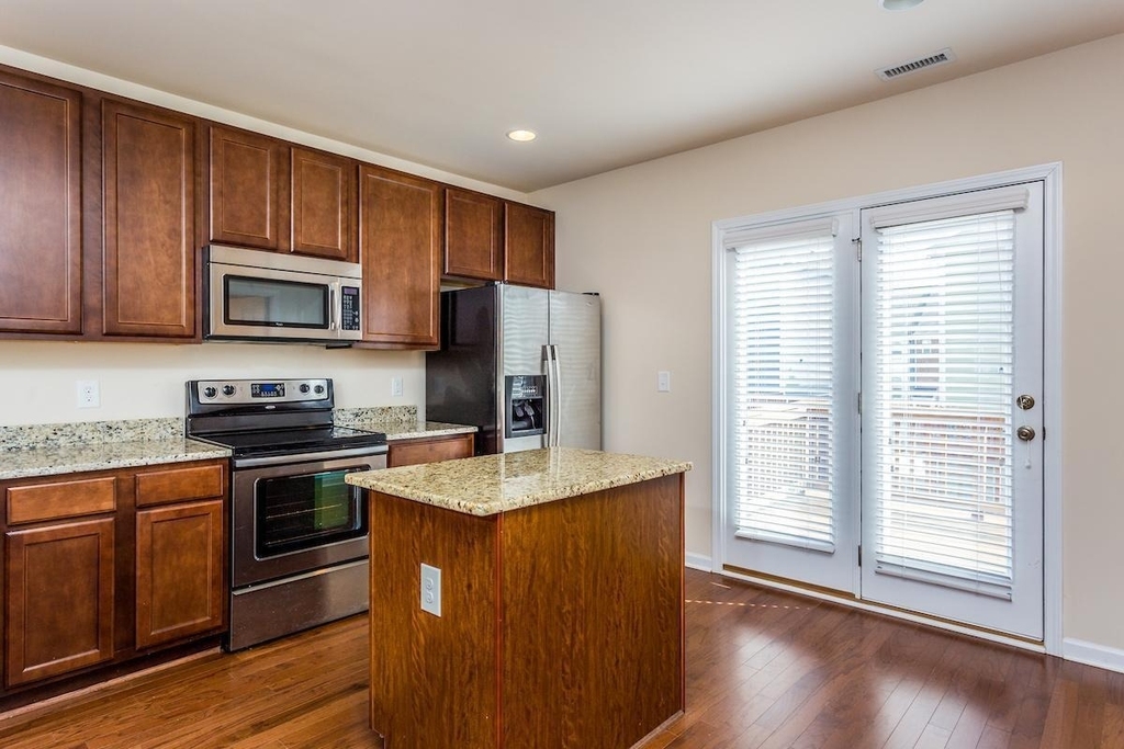 240 Michigan Avenue - Photo 8