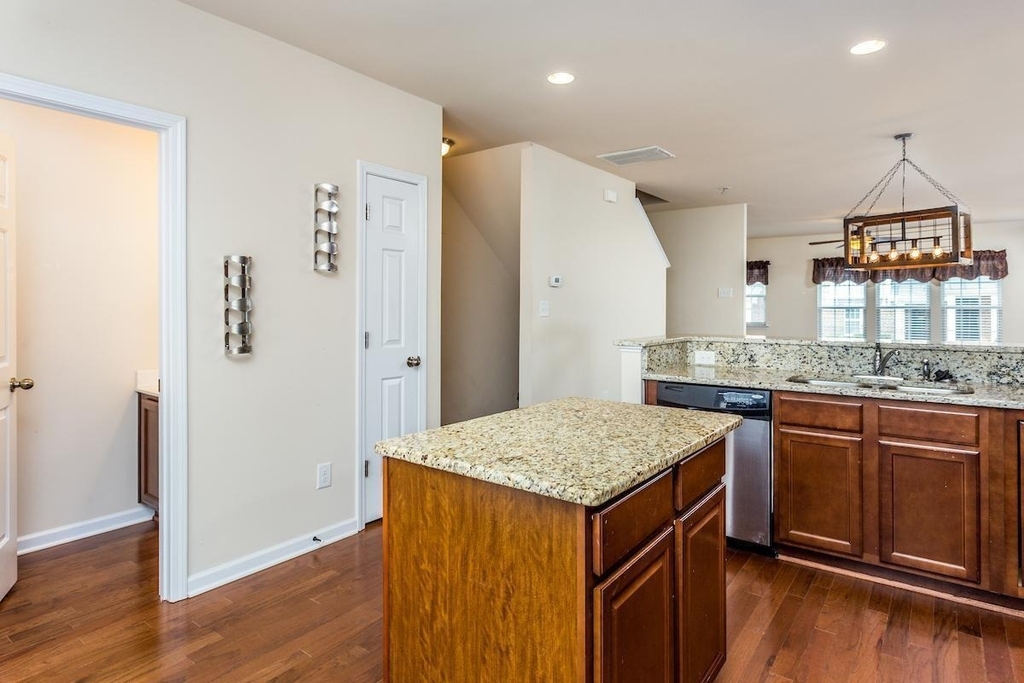240 Michigan Avenue - Photo 18