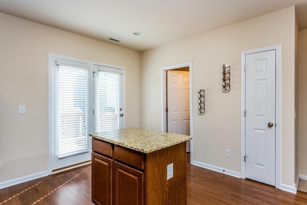 240 Michigan Avenue - Photo 12