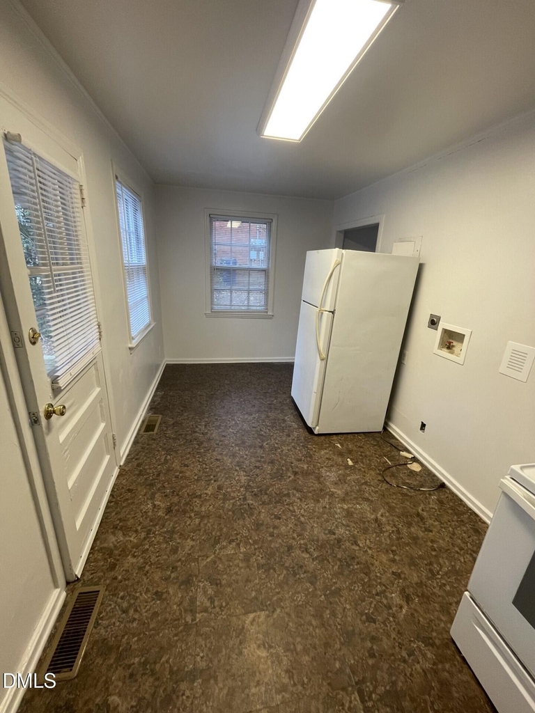 322 Angier Avenue - Photo 8