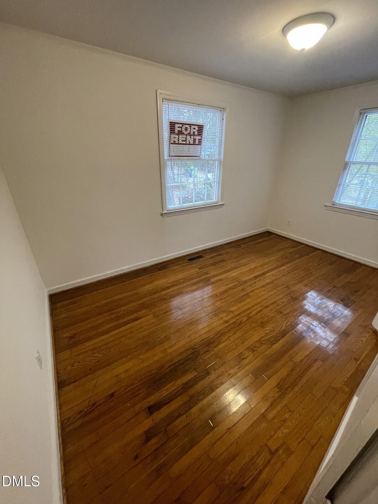 322 Angier Avenue - Photo 2