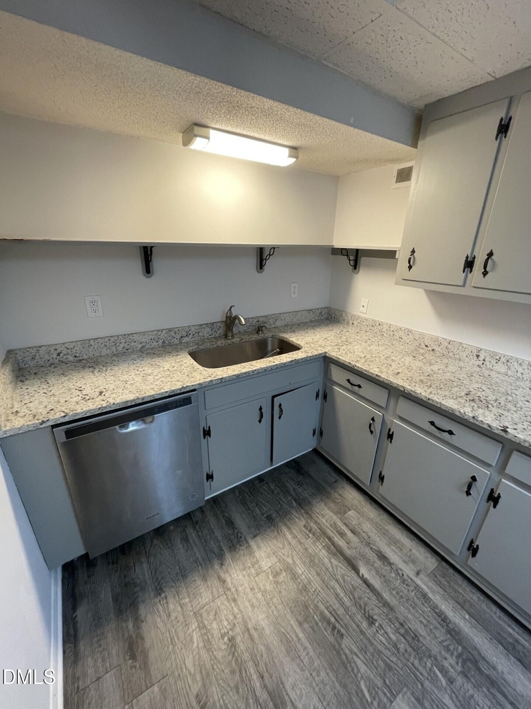 901 Marilyn Drive - Photo 3