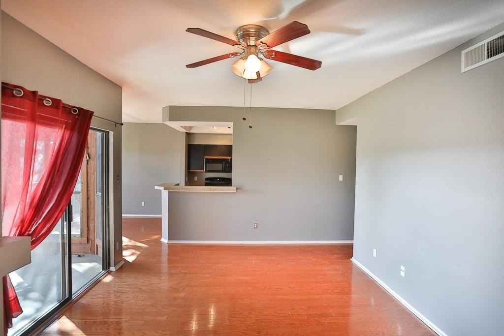 4711 Spicewood Springs Rd - Photo 3