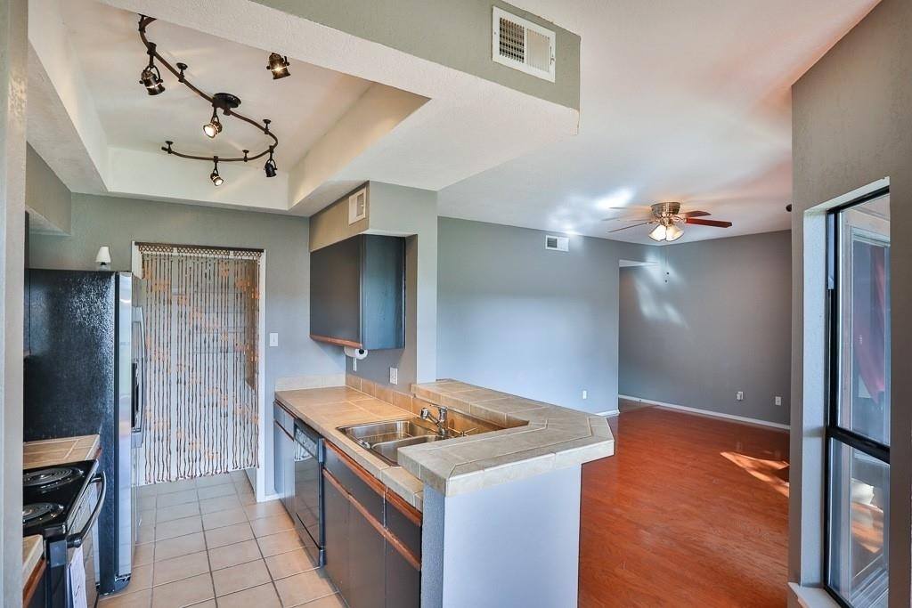 4711 Spicewood Springs Rd - Photo 7