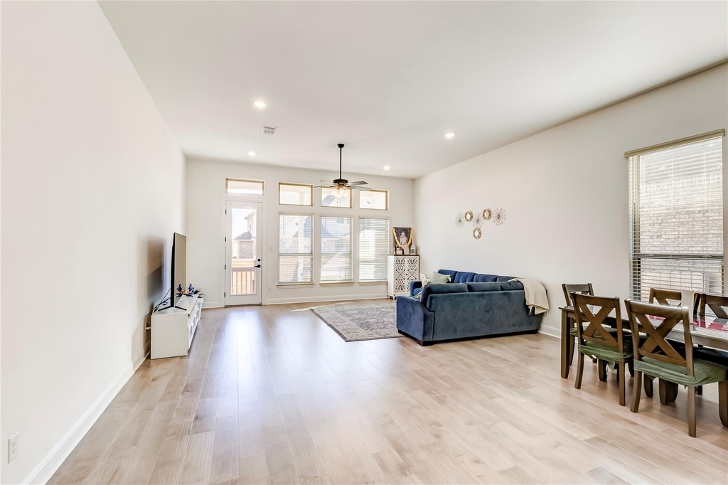 2824 Stone Branch Dr - Photo 5