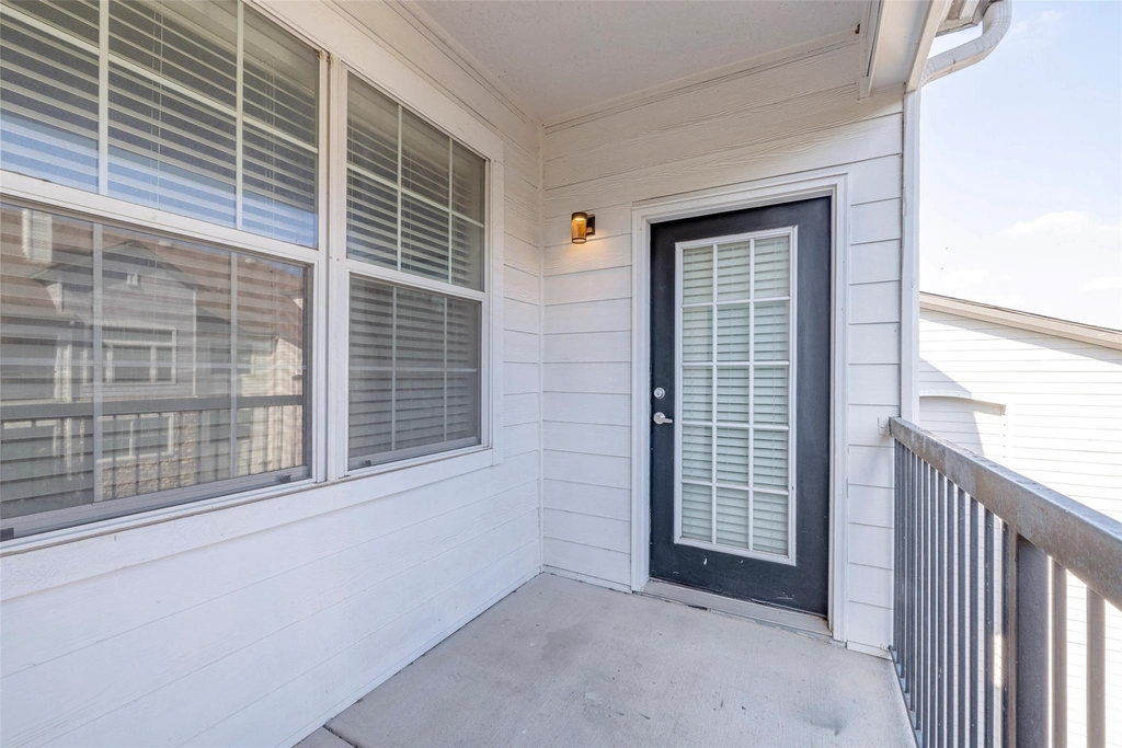 12215 Hunters Chase Dr - Photo 16