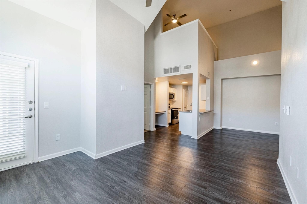 12215 Hunters Chase Dr - Photo 6