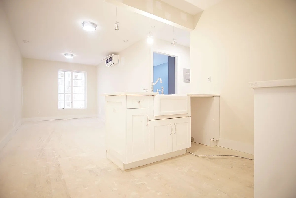 1080 Rogers Avenue - Photo 1