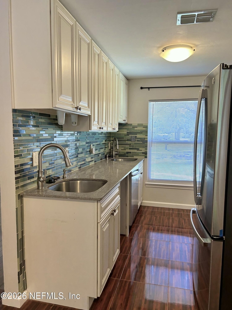 10515 Anchorage Cove Lane - Photo 4