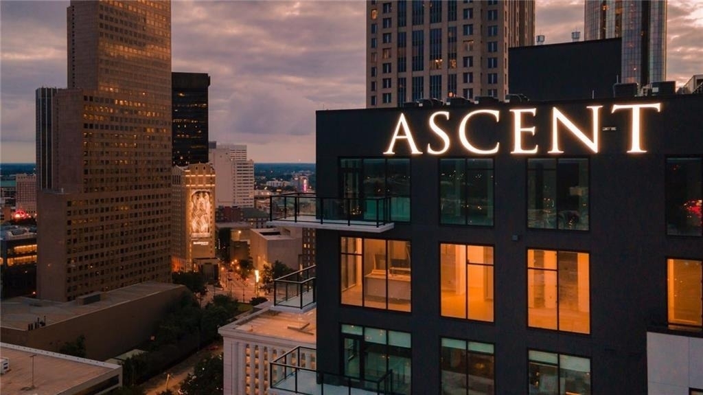 161 Peachtree Center Avenue Ne - Photo 1