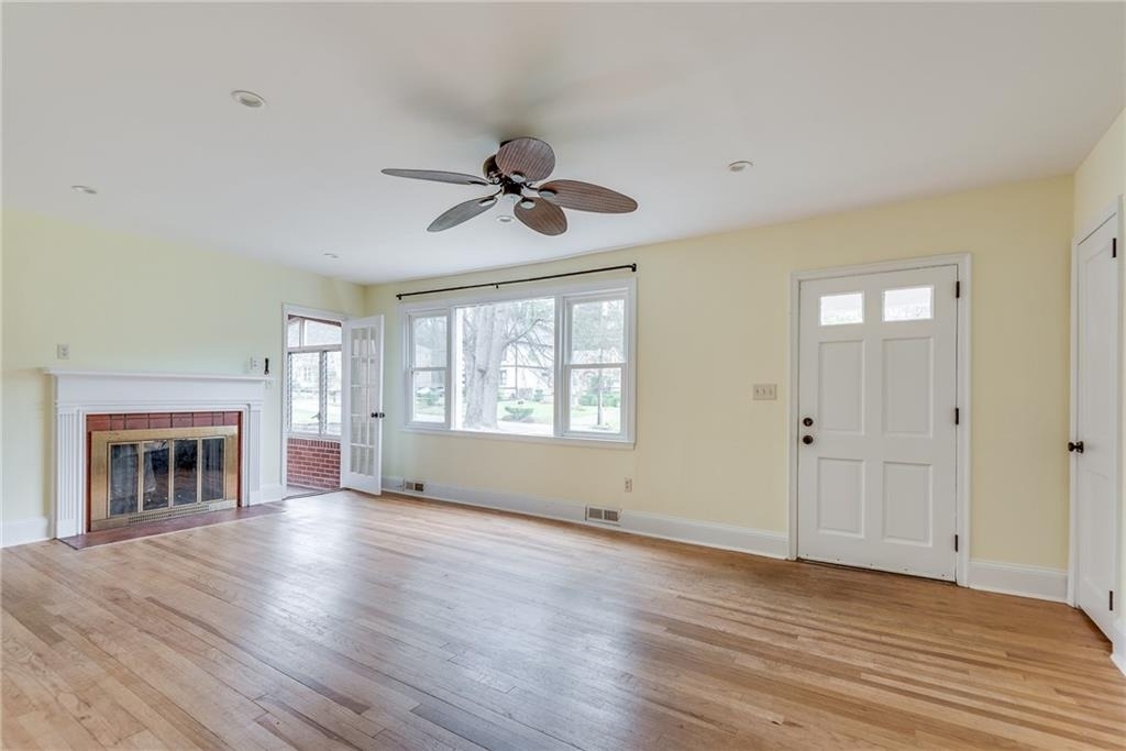 1287 Eastland Road Se - Photo 8