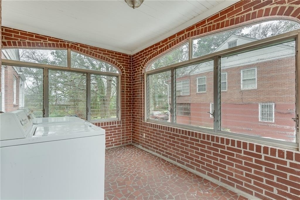 1287 Eastland Road Se - Photo 12