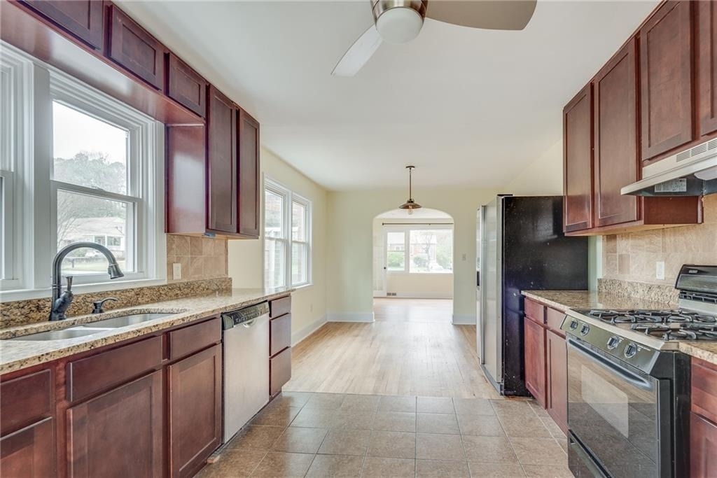 1287 Eastland Road Se - Photo 19