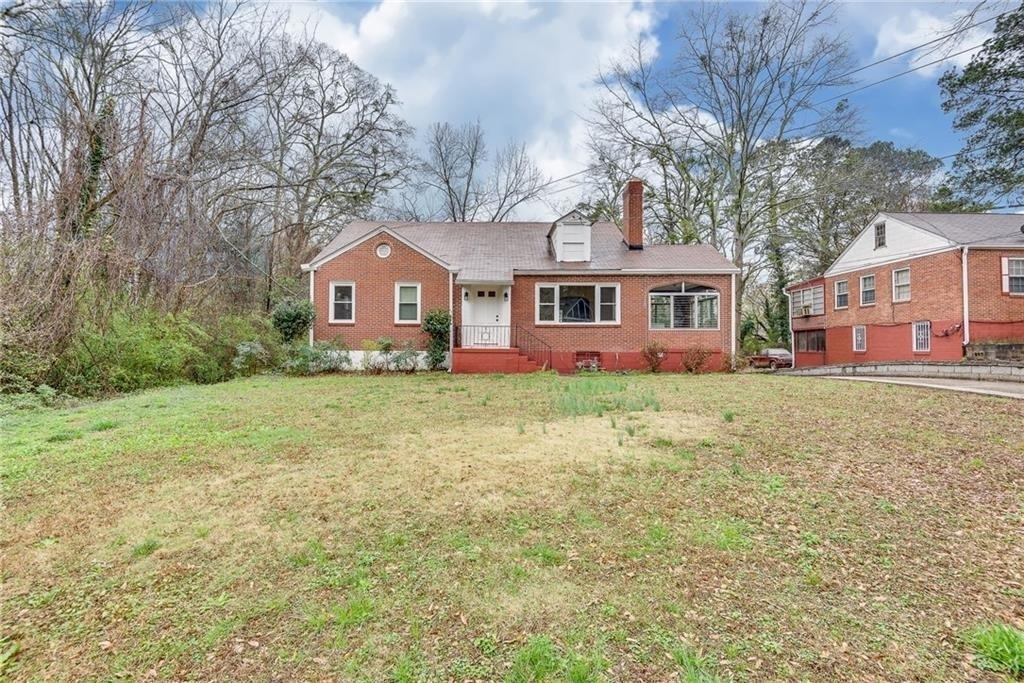1287 Eastland Road Se - Photo 2