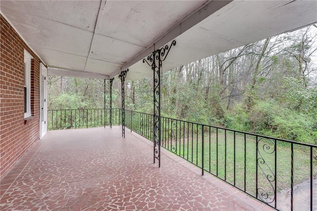 1287 Eastland Road Se - Photo 22
