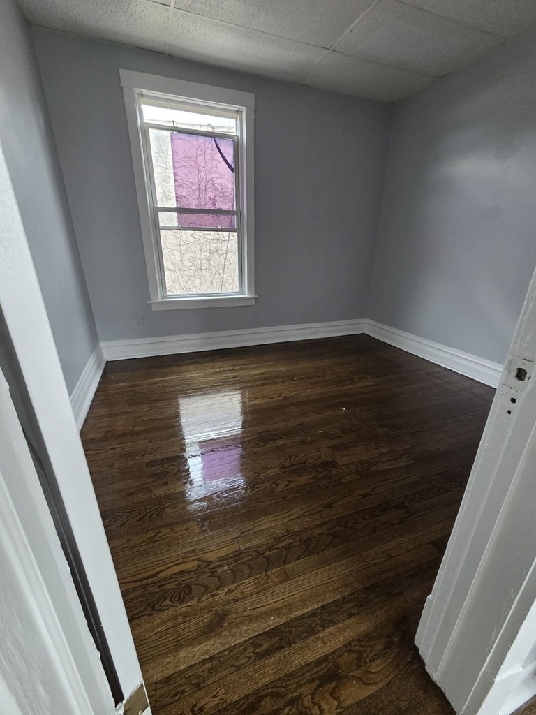 2704 E 77th Street - Photo 7